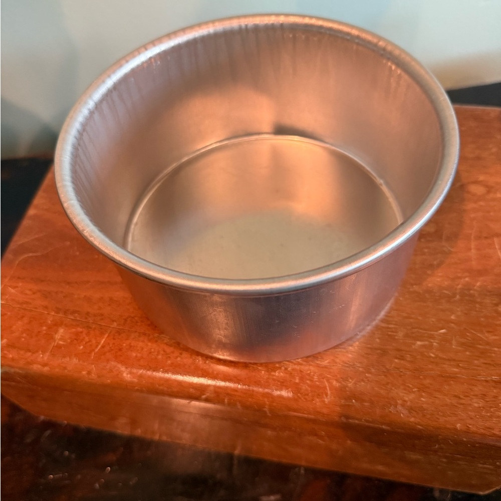 NWT Vintage Magic Line Round Cake pan